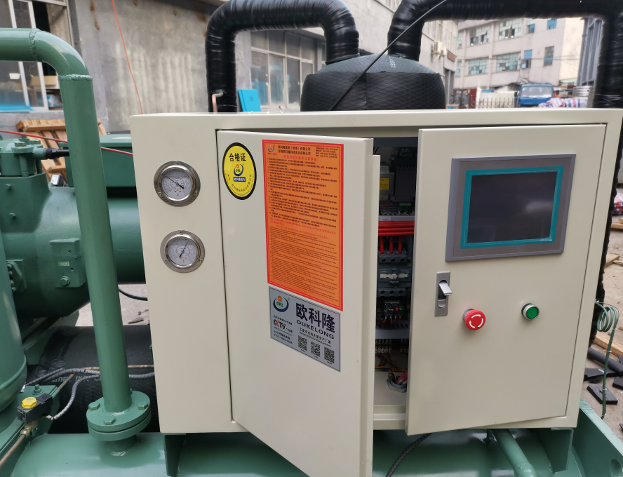 某大型牛奶廠(chǎng)使用冷水機(jī)